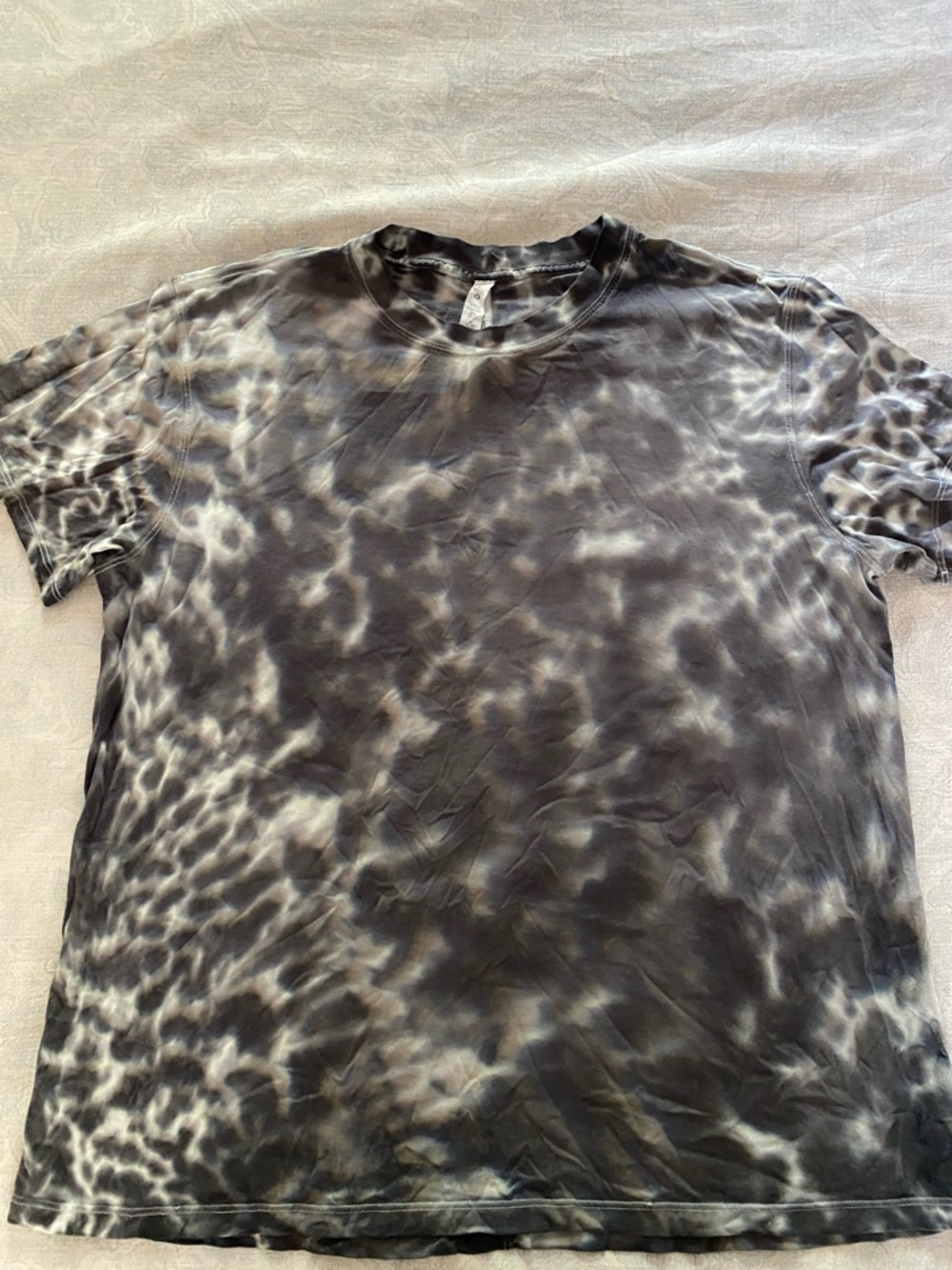 lululemon athletica Black & White Tie-Dye Crew Tee size 8
